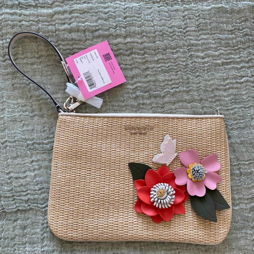 NWT 💐🌸 Kate Spade Tan Floral Butterfly Wristlet
